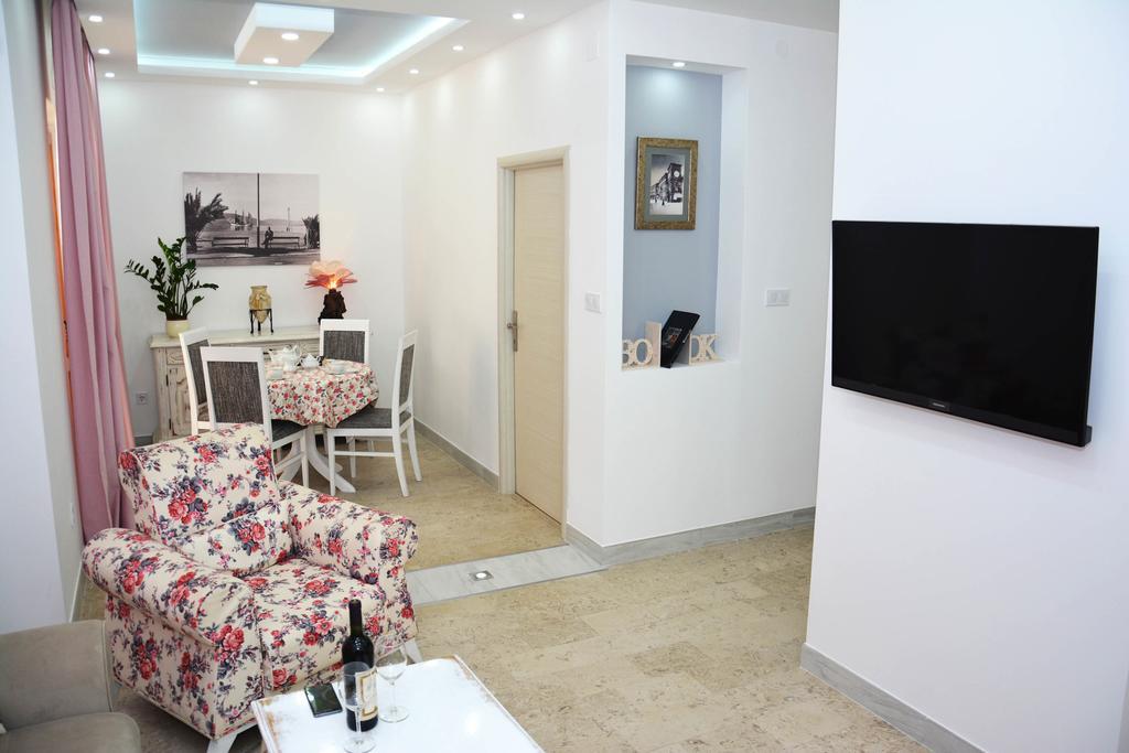 Wukovic Apartments Tivat Buitenkant foto