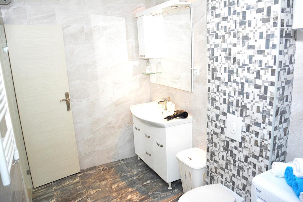 Wukovic Apartments Tivat Buitenkant foto