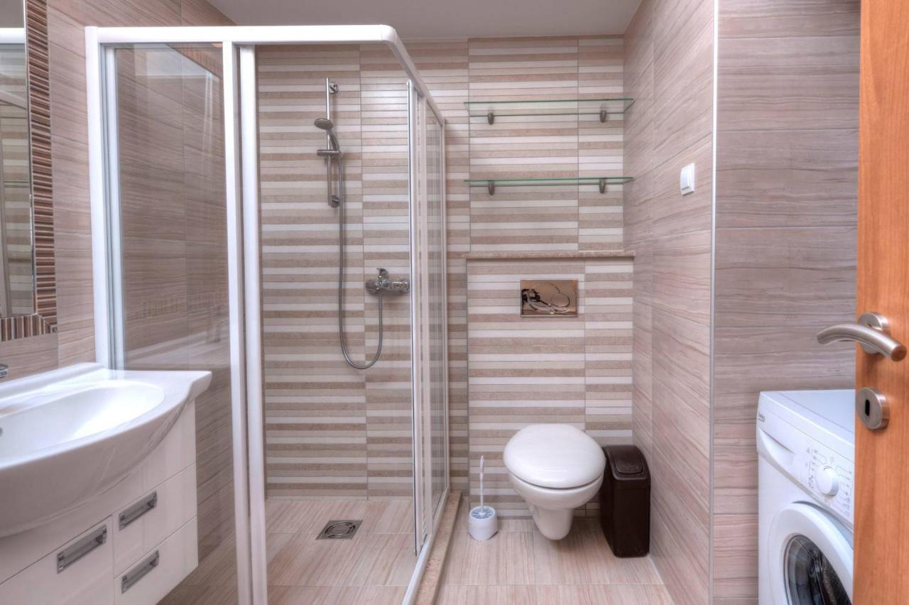 Wukovic Apartments Tivat Buitenkant foto